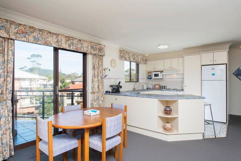 Shoreline - Accommodation Gladstone 2