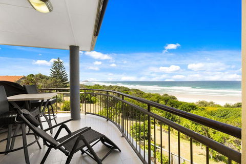 Shoreline Nine Penthouse With Ocean Views - Accommodation Gladstone 0