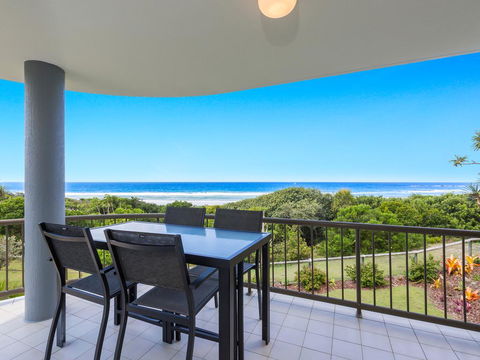 Shoreline Six With Ocean Views To See The Whales - Accommodation Gladstone 0