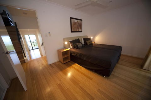 Shorelines 2 - Accommodation Gladstone 0