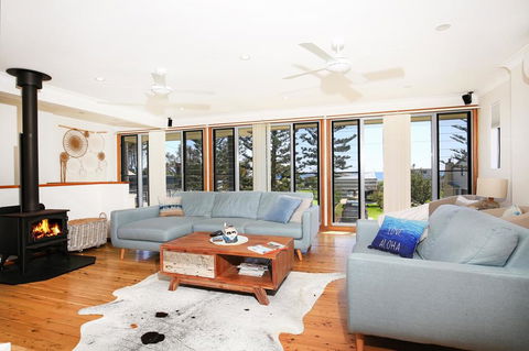 Shores - Pet-Friendly - 1 Min Walk To Beach - Accommodation Gladstone 0