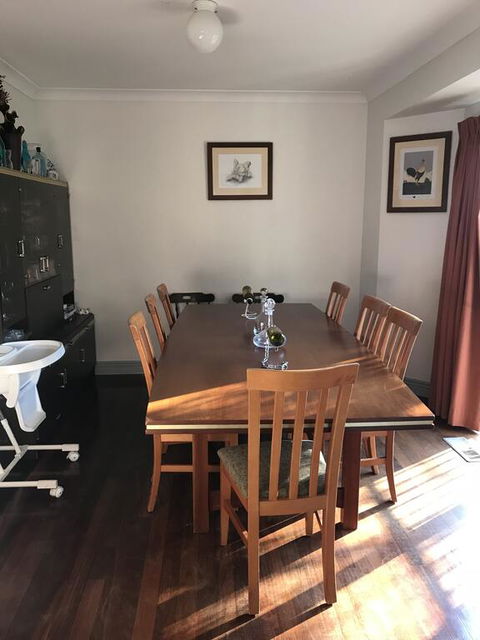 Short Stays At Janines - Accommodation Gladstone 2