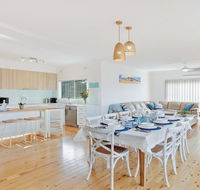 Sienna by the Sea - spacious coastal getaway - Accommodation Gladstone