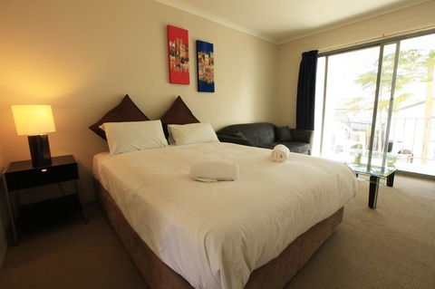 Siesta Villa - Accommodation Gladstone 2