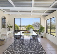 Silky Oak Cottage - cosy with country views - Accommodation Gladstone