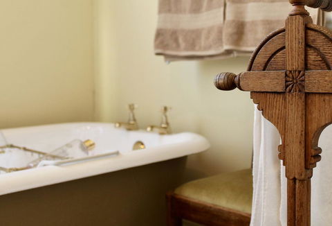Silver Birch B&B - Accommodation Gladstone 1