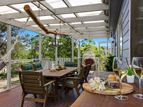Silvermere Cottage - A Cosy Family Getaway - Accommodation Gladstone 0