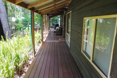 Silvertrees - Accommodation Gladstone 2