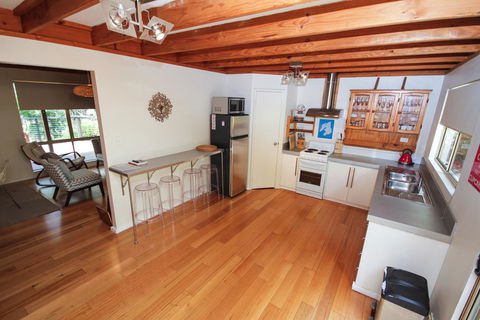 Silvertrees - Accommodation Gladstone 1