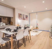 Simple  Cozy APT Haymarket CBD balcony views - Accommodation Gladstone