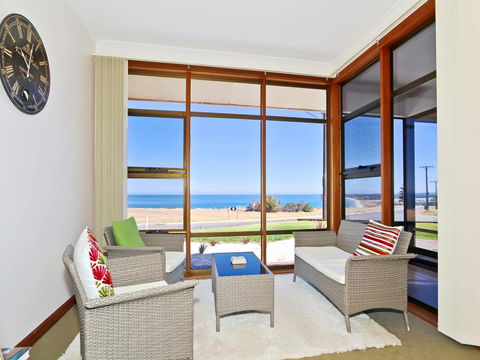 Simply Daydream - Accommodation Gladstone 0