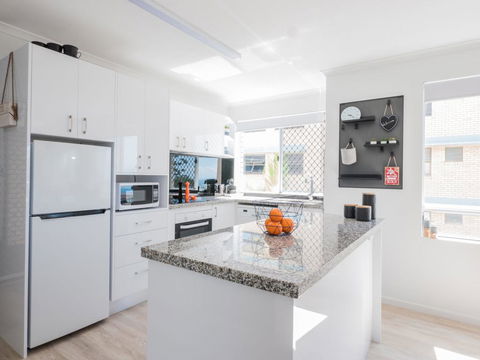 Sirocco Unit 5, 47 Verney Street, Kings Beach - Accommodation Gladstone 2