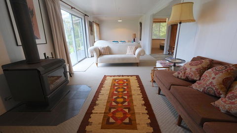 Sisters Beach House - Accommodation Gladstone 3