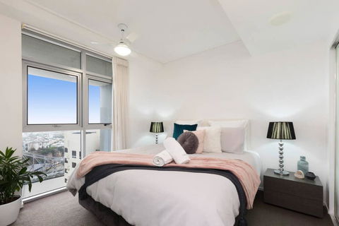 SK1 - Spotless 2BR SkyHome Long Stays Welcome - Accommodation Gladstone 2