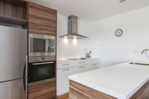 SKY GARDEN SUNSET RIVER VIEW NETFLIX WINE PARKING - Accommodation Gladstone 3