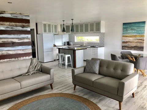 Sky Loft On Bruxner - Korora - Coffs Harbour - Accommodation Gladstone 2