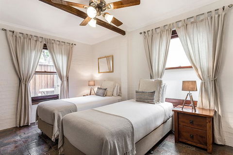 Skye Lodge Byron Bay - Walk To Town In 5 Minutes! - Accommodation Gladstone 2