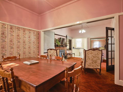 Skymirror Cottage - Accommodation Gladstone 3