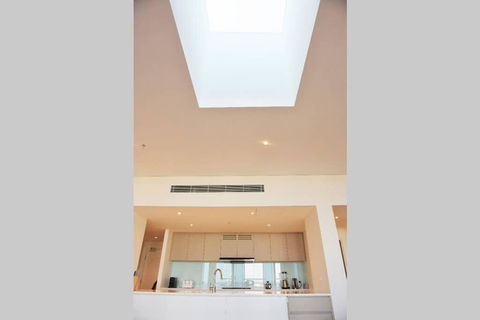 Skyview Luxury 4Br Penthouse WWP - Accommodation Gladstone 2