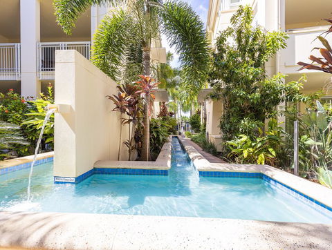 Sleek, Modern And Comfortable On Hastings Street - Accommodation Gladstone 1