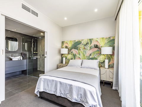 Sleek, Modern And Comfortable On Hastings Street - Accommodation Gladstone 2