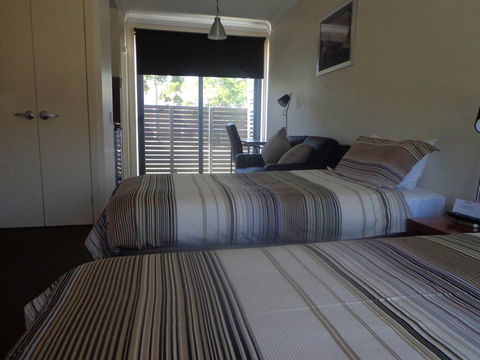 Smart Stayzzz Inns - Accommodation Gladstone 1