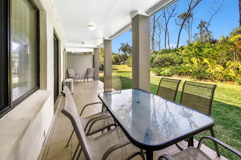 Smugglers On The Beach - Accommodation Gladstone 1