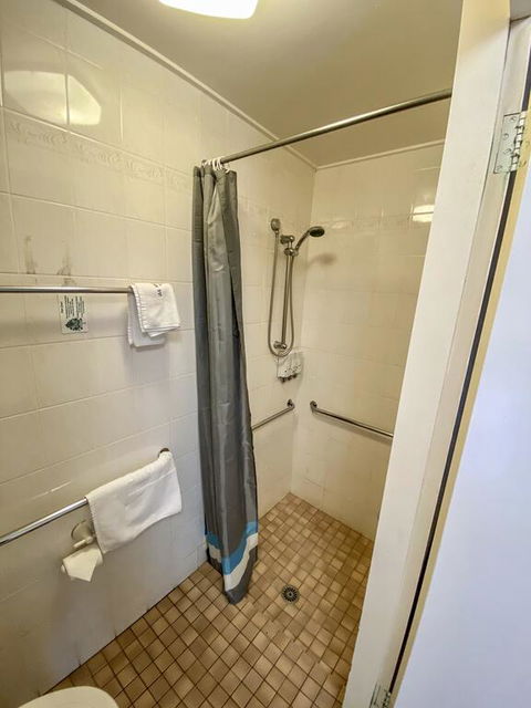 Snow Season Motor Inn - Accommodation Gladstone 3