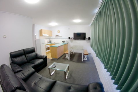 Snow Ski Apartments 25 - Accommodation Gladstone 2