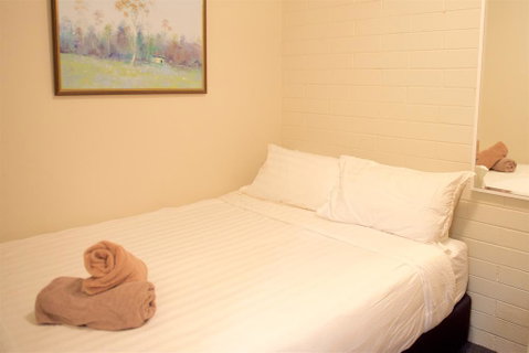 Snow Ski Apartments 27 - Accommodation Gladstone 3