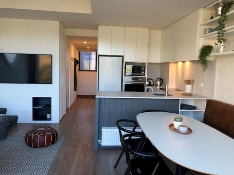 Snow Ski Apartments 33 - Accommodation Gladstone 2