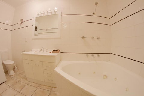 Snow Ski Apartments 34 - Accommodation Gladstone 3