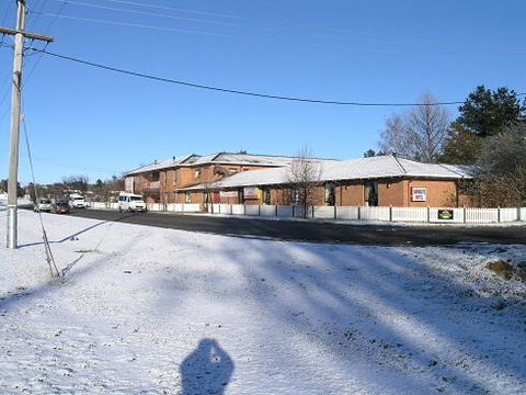 Snowgate Motel + Apartments - Accommodation Gladstone 0