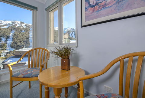 Snowman 8 - Accommodation Gladstone 3
