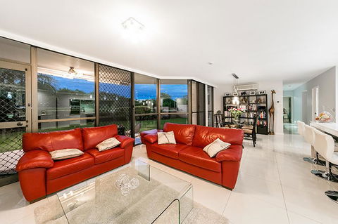 South Bank City Oasis - Accommodation Gladstone 1