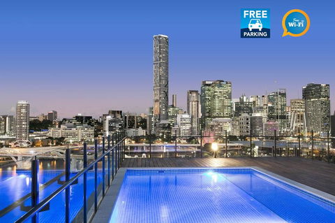 South Bank Riverfront Spice Apartment - Accommodation Gladstone 0