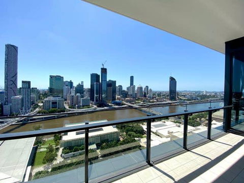 South Bank Riverside Sub Apartment - Accommodation Gladstone 2
