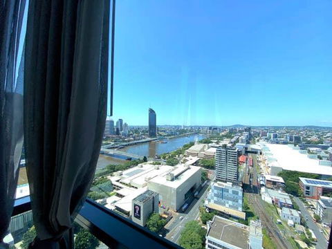 South Bank Riverside Sub Apartment - Accommodation Gladstone 3