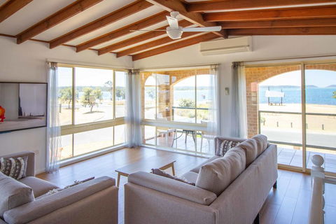 South Coast Retreat - Accommodation Gladstone 2