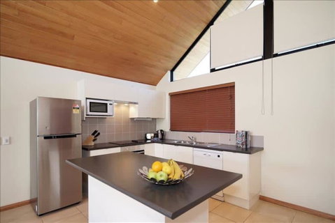 South Perth Yacht Club Swan River Applecross - Accommodation Gladstone 2