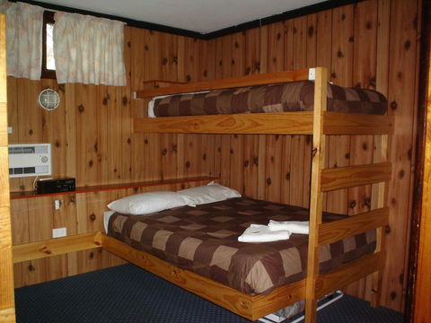 Southern Cross Motor Inn & Tourist Park - Accommodation Gladstone 2