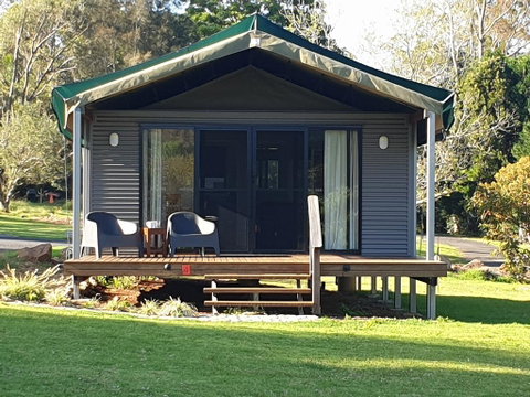 Southern Sky Glamping - Accommodation Gladstone 0