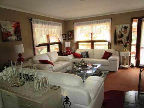 Southern Vales Bed & Breakfast - Accommodation Gladstone 2