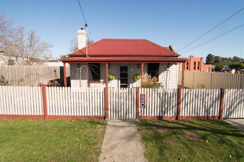 Sovereign Hideaway - Accommodation Gladstone 0