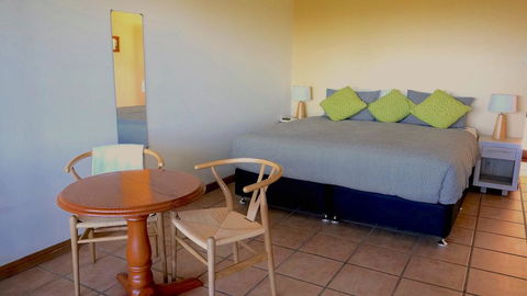 Sovereign Hill Country Lodge Rothbury - Accommodation Gladstone 3