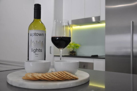 Spacious 2 Bed 2 Bath Unit - LUMA APARTMENTS - Accommodation Gladstone 1