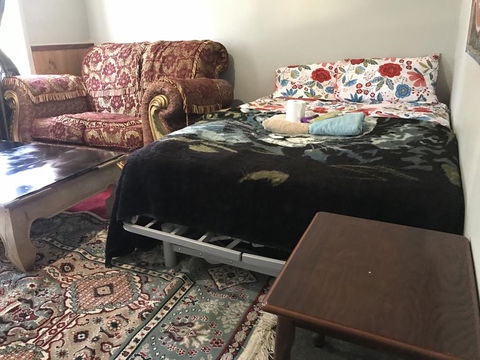 Spacious And Private Room - Accommodation Gladstone 0
