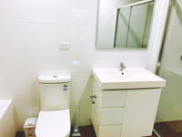 Spacious Apartment close to Train Station and Airport