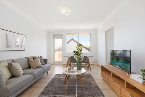 Spacious Apartment In Trendy Sydney Neighbourhood - Accommodation Gladstone 0