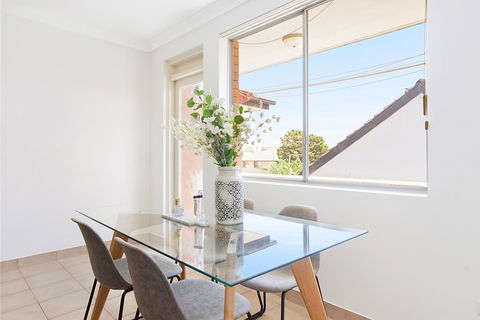 Spacious Apartment In Trendy Sydney Neighbourhood - Accommodation Gladstone 2
